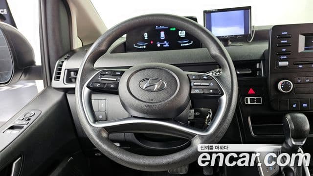 Hyundai Staria 2023 — Şəkil 13/20