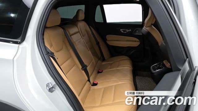 Volvo V60 Cross Country 2020 — Photo 15/20