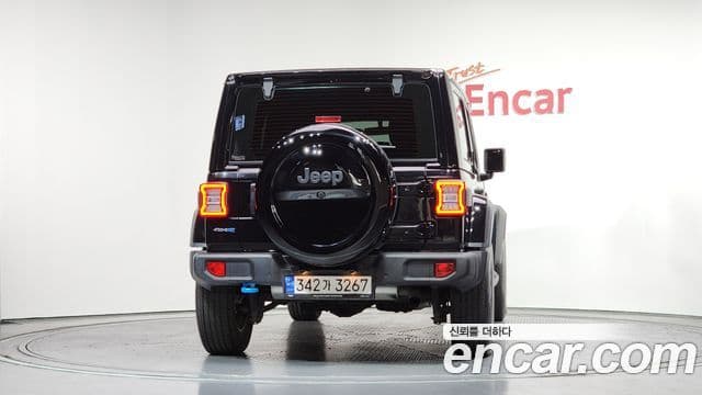 Jeep Wrangler 2022 — ფოტო 4/20