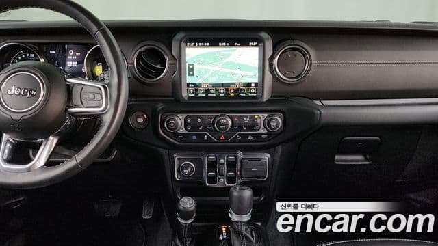 Jeep Wrangler 2022 — ფოტო 14/20