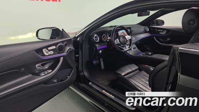 Mercedes-Benz E-Class 2019 — ფოტო 13/20