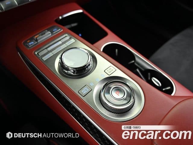 Genesis GV70 2021 — Photo 19/32