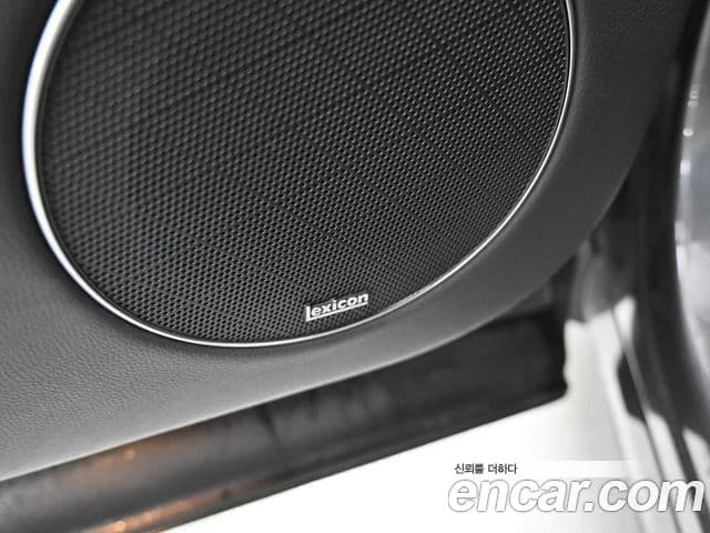 Genesis GV70 2021 — Photo 27/32