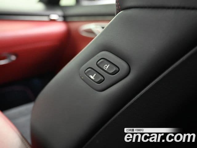 Genesis GV70 2021 — Photo 14/32