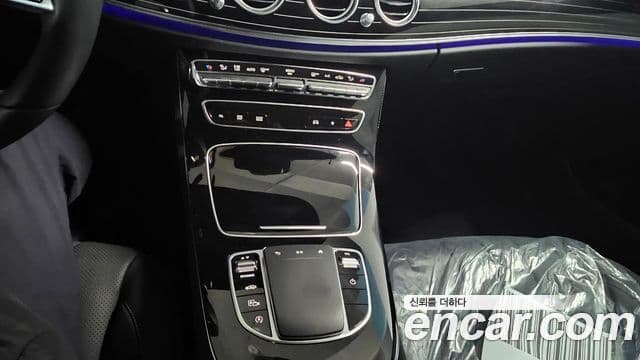 Mercedes-Benz E-Class 2023 — ფოტო 12/20
