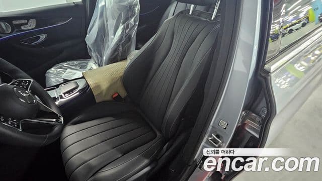 Mercedes-Benz E-Class 2023 — ფოტო 14/20