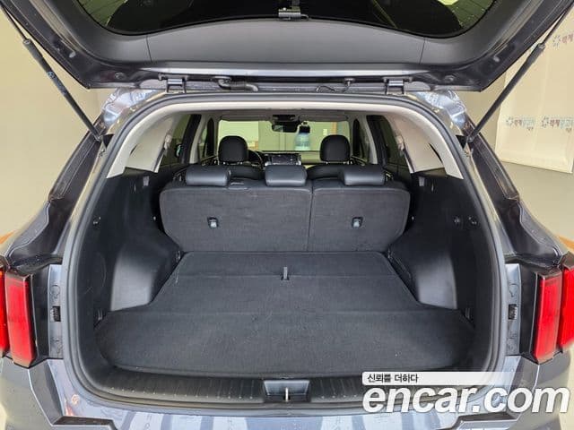 Kia Sorento 2020 — ფოტო 17/19