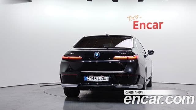 BMW 7 Series 2023 — Şəkil 15/20