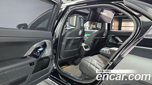 BMW 7 Series 2023 — Şəkil 18/20