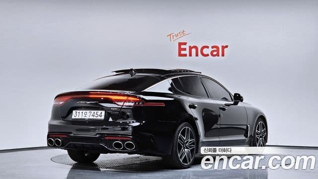 Kia Stinger 2021 — ფოტო 2/20