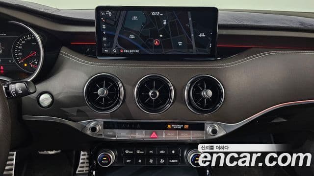 Kia Stinger 2021 — ფოტო 14/20