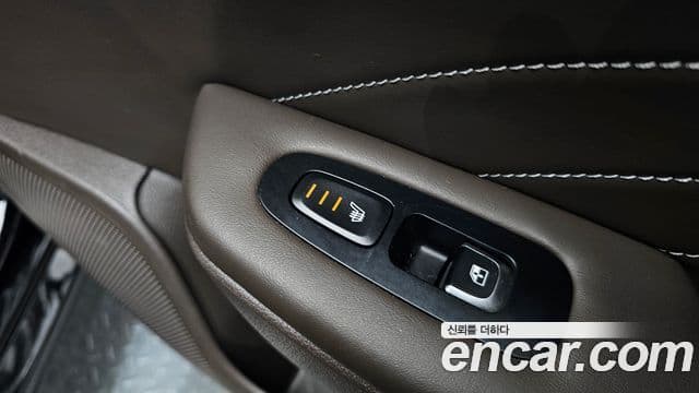 Kia Stinger 2021 — ფოტო 18/20