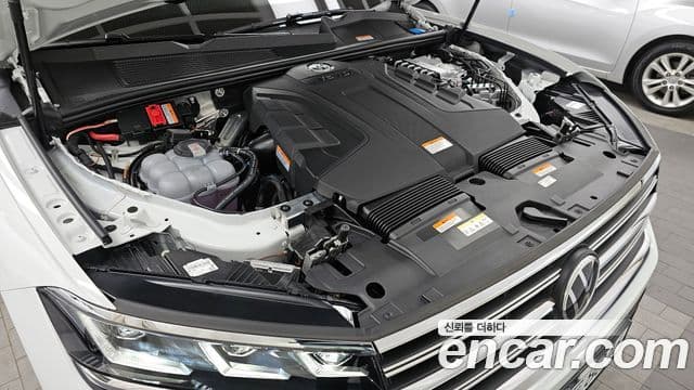 Volkswagen Touareg 2025 — ფოტო 6/20