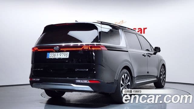 Kia Carnival 2021 — ფოტო 2/20