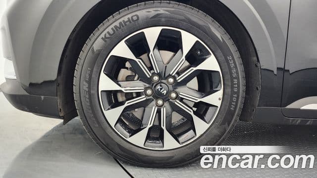 Kia Carnival 2021 — ფოტო 5/20