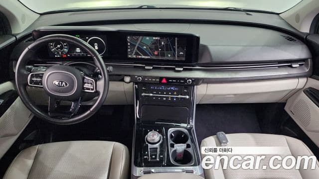 Kia Carnival 2021 — ფოტო 7/20