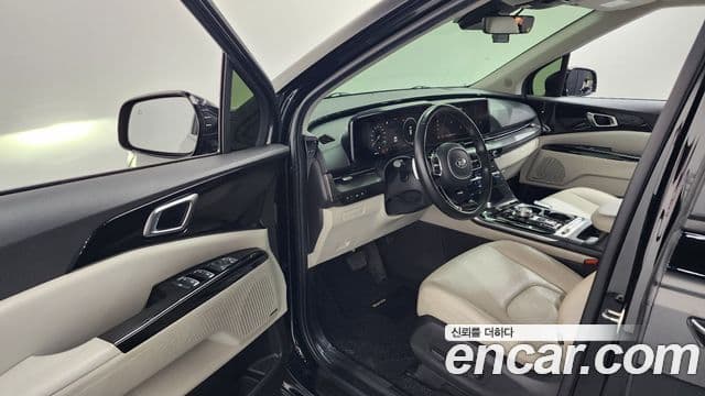Kia Carnival 2021 — ფოტო 10/20