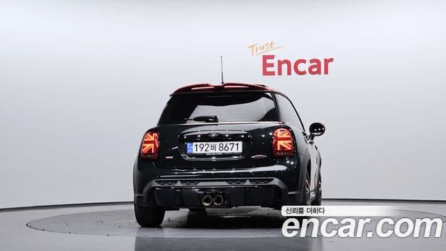 Mini Cooper S 2022 — ფოტო 4/20
