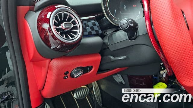Mini Cooper S 2022 — ფოტო 17/20