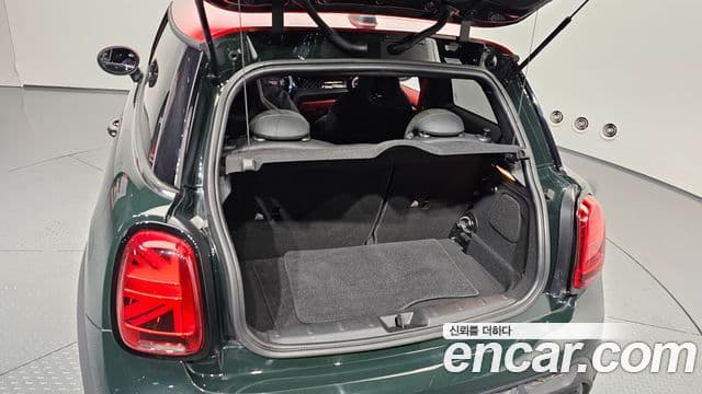 Mini Cooper S 2022 — ფოტო 20/20