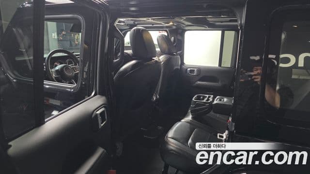 Jeep Wrangler 2022 — Şəkil 19/20