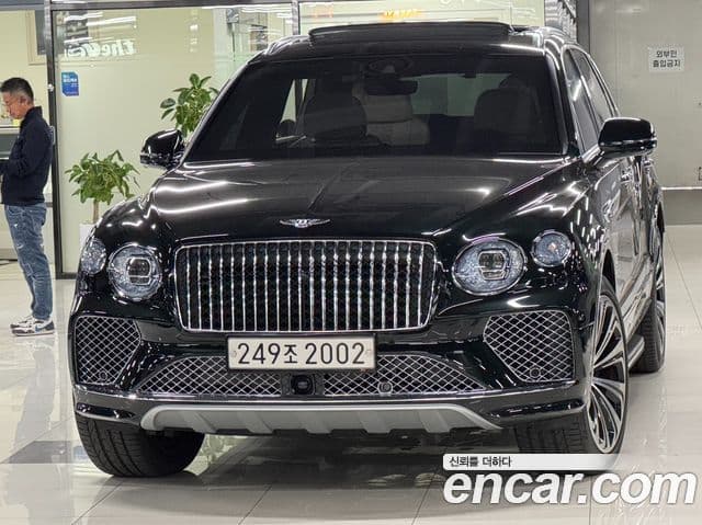 Bentley Bentayga 2024 — ფოტო 1/19