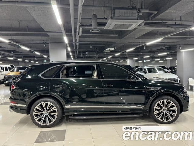 Bentley Bentayga 2024 — ფოტო 2/19