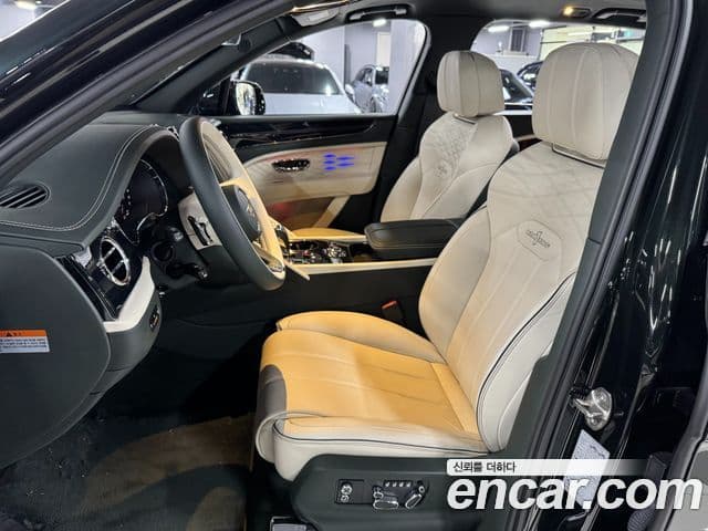 Bentley Bentayga 2024 — ფოტო 7/19