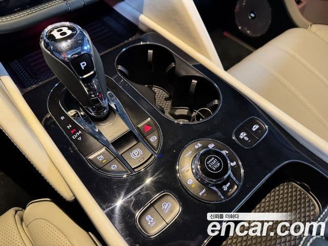 Bentley Bentayga 2024 — ფოტო 10/19