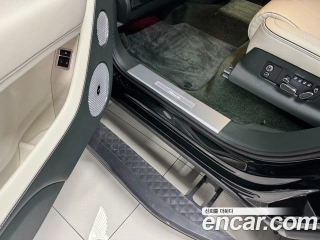 Bentley Bentayga 2024 — ფოტო 11/19