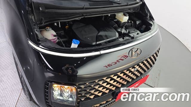 Hyundai Staria 2021 — ფოტო 6/20