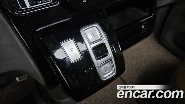 Hyundai Staria 2021 — ფოტო 9/20