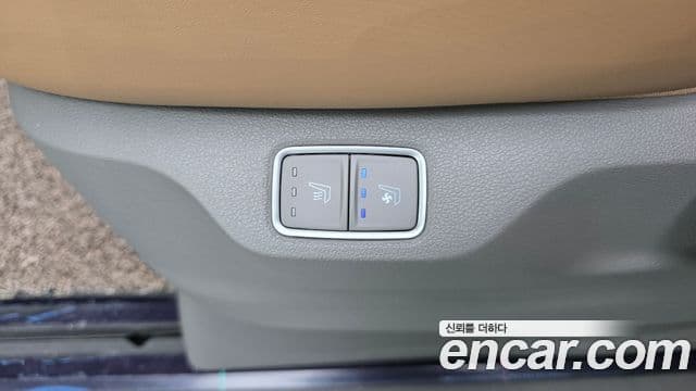 Hyundai Staria 2021 — ფოტო 18/20