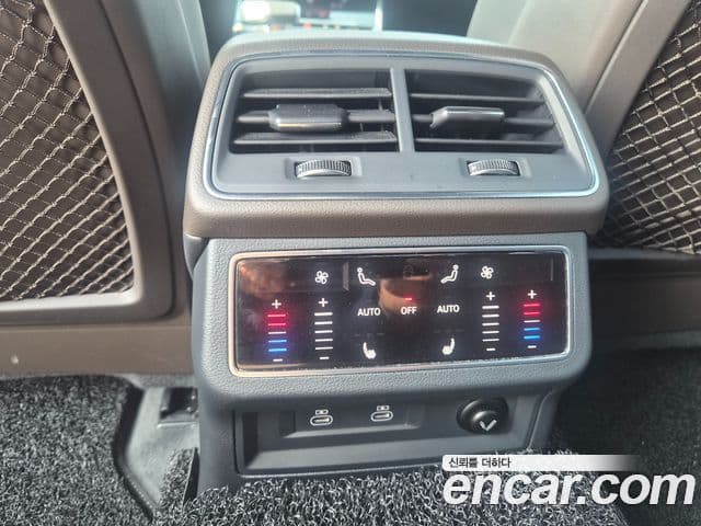 Audi A6 2022 — ფოტო 18/20