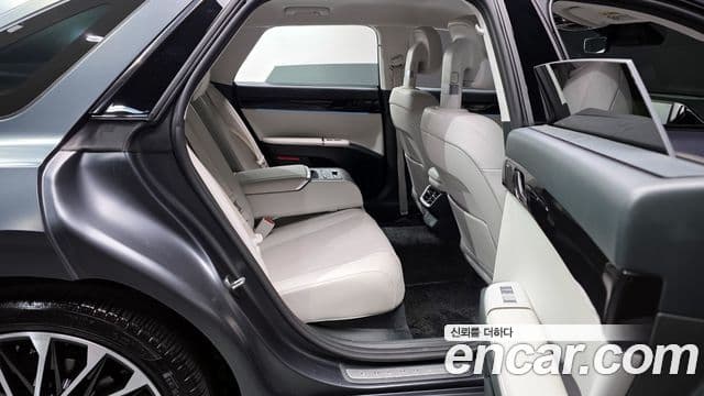 Hyundai Grandeur 2023 — ფოტო 11/20