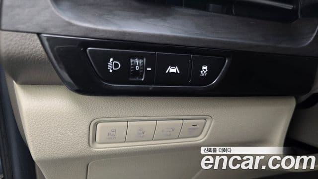 Kia Carnival 2021 — Şəkil 16/20