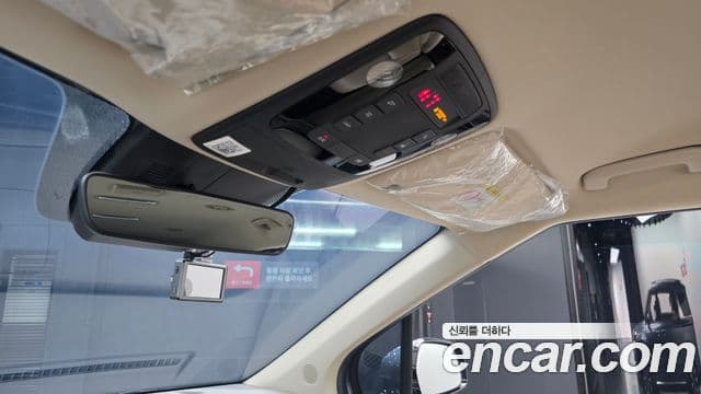 Kia Carnival 2021 — Şəkil 18/20