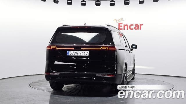 Kia Carnival 2021 — ფოტო 4/20