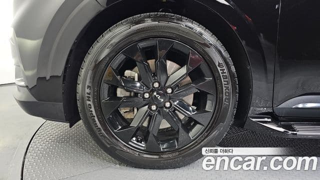 Kia Carnival 2021 — ფოტო 5/20