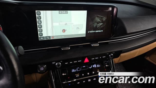 Kia Carnival 2021 — ფოტო 17/20