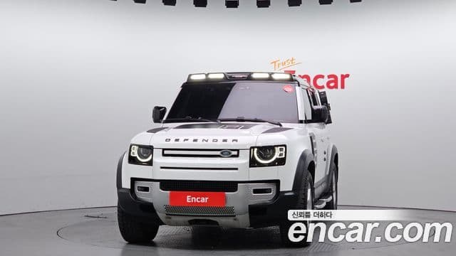 Land Rover Defender 2021 — Photo 9/20