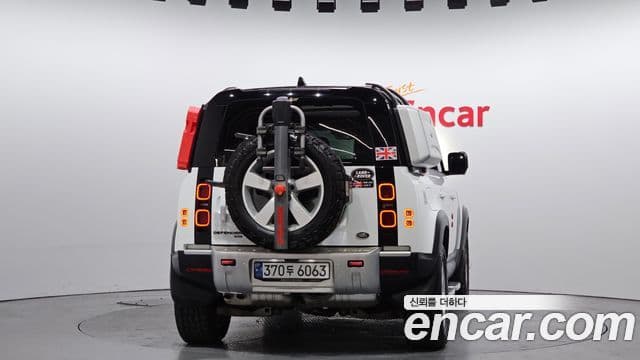 Land Rover Defender 2021 — Photo 20/20