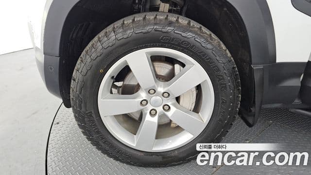 Land Rover Defender 2021 — Photo 2/20