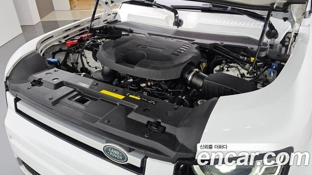 Land Rover Defender 2021 — Photo 10/20