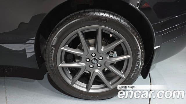 Land Rover Range Rover Velar 2024 — ფოტო 5/20