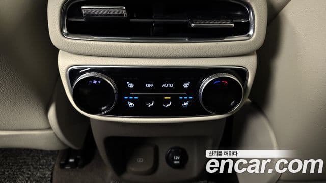 Genesis GV80 2023 — ფოტო 19/20