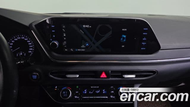 Hyundai Sonata 2021 — ფოტო 14/20