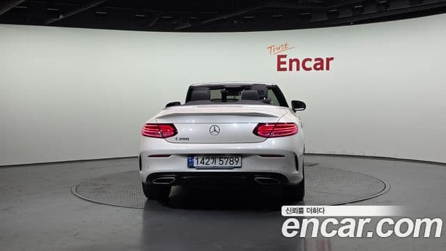Mercedes-Benz C-Class 2023 — ფოტო 4/20