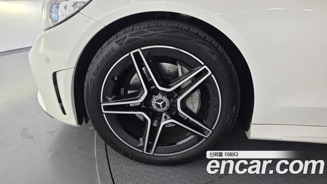 Mercedes-Benz C-Class 2023 — ფოტო 5/20
