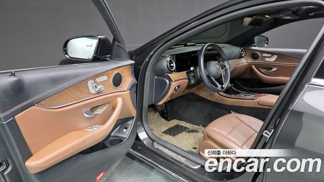Mercedes-Benz E-Class 2021 — Şəkil 10/20